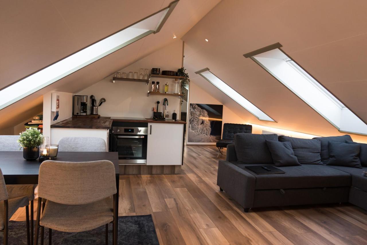 Apartment Scenic Penthouse - Ocean View & Skylight Windows