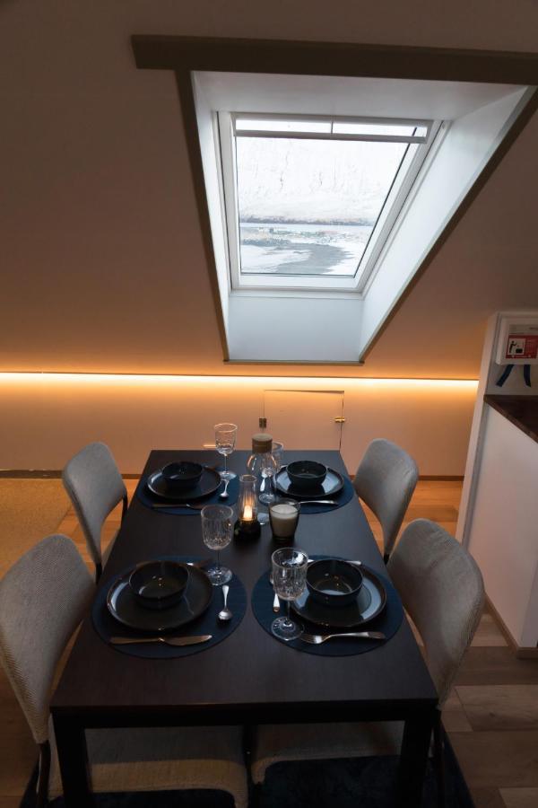 Scenic Penthouse - Ocean View & Skylight Windows Apartment